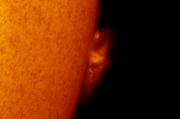 Protuberanze  13-09-25  h 11-37-58 h UT 09 37 58